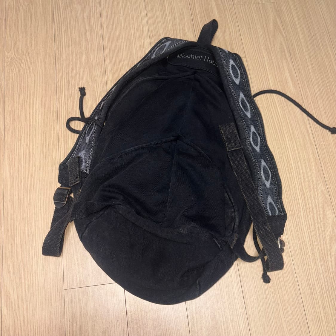 새상품)미스치프 드로우 스트링 더플백 *현재 크림 21만원 상품이미지2