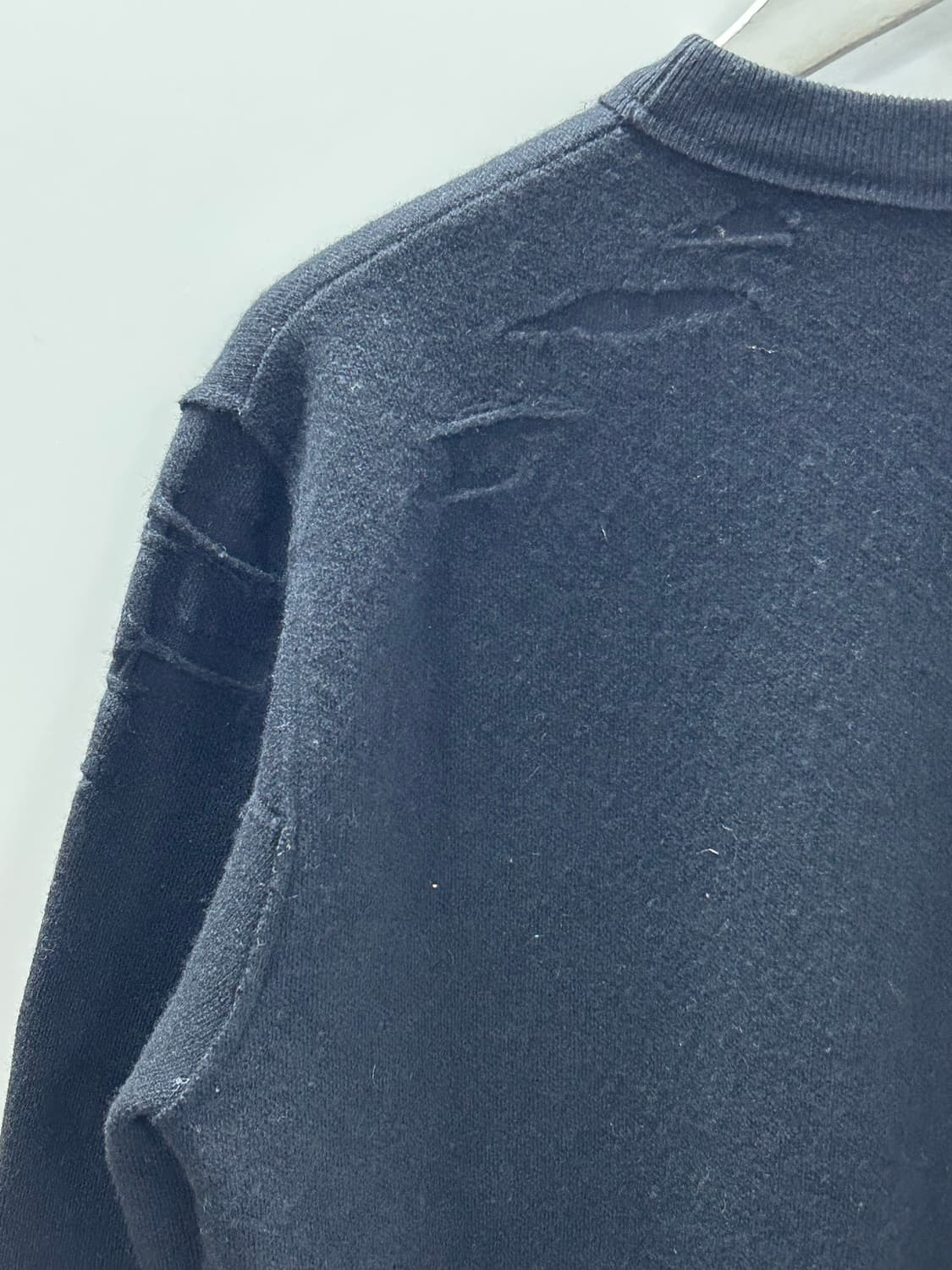 Balenciaga Distressed Sweater [16FW] 상품이미지6