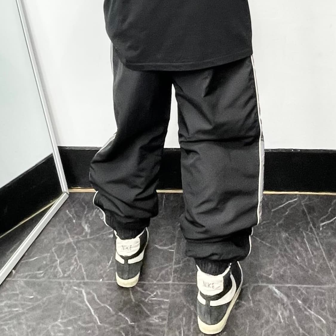 나이키 스우시 빅 파이핑 패디드 오버와이드 조거 트랙 상품이미지3