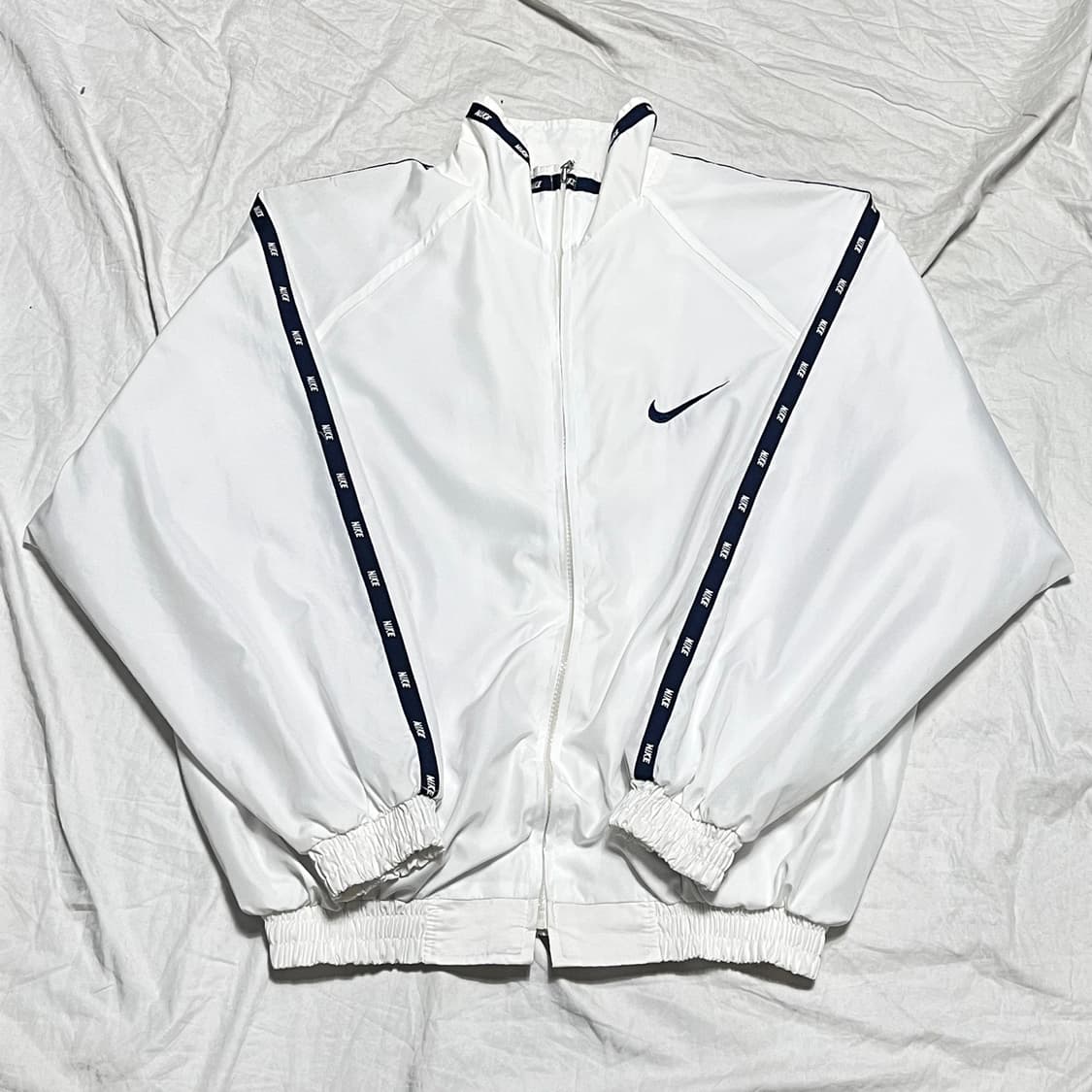 XL 나이키 바람막이 화이트 상품이미지2