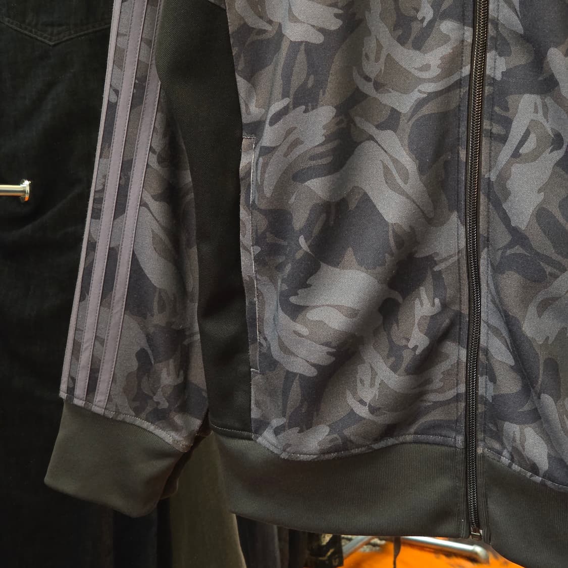 아디다스 X WHAK 콜라보 카모 져지 트랙탑 상품이미지4