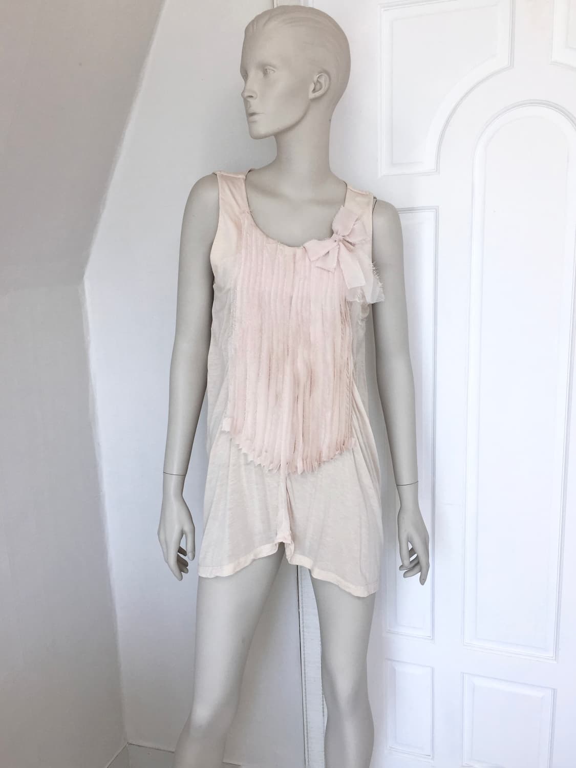 Rough Pintuck Bow Point Beige Top 상품이미지1