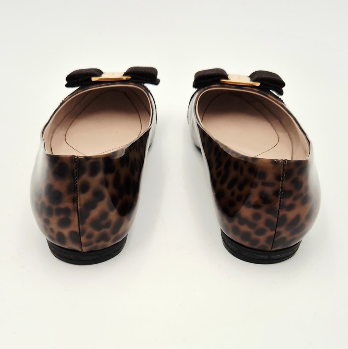 페라가모 바라 리본 플랫 (레오파드 패턴) 5D 상품이미지2