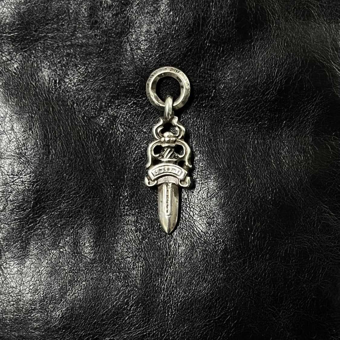 크롬하츠 5대거 펜던트 상품이미지1