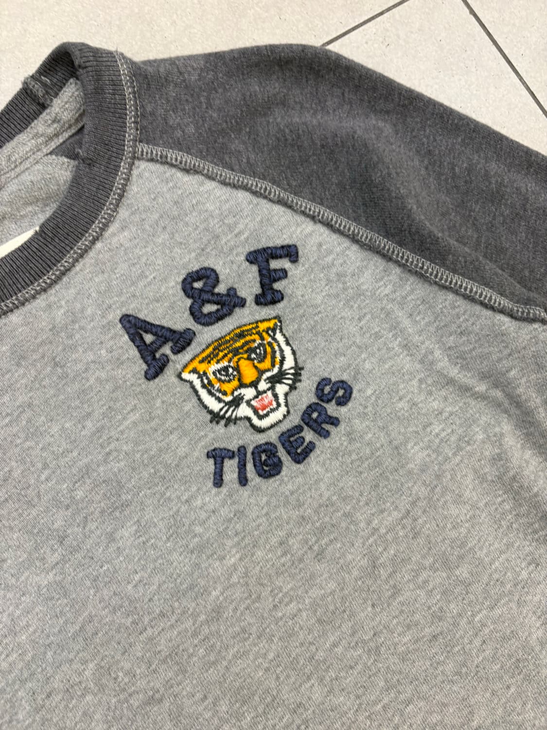 아베크롬비 7부 롱슬리브 타이거 로고 상품이미지5