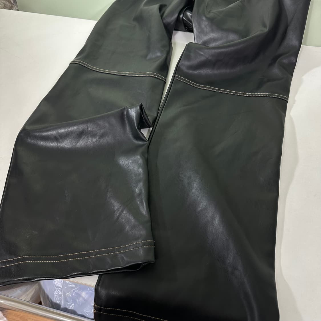 M 자라맨 블랙 일자핏 가죽바지 레더팬츠 상품이미지5