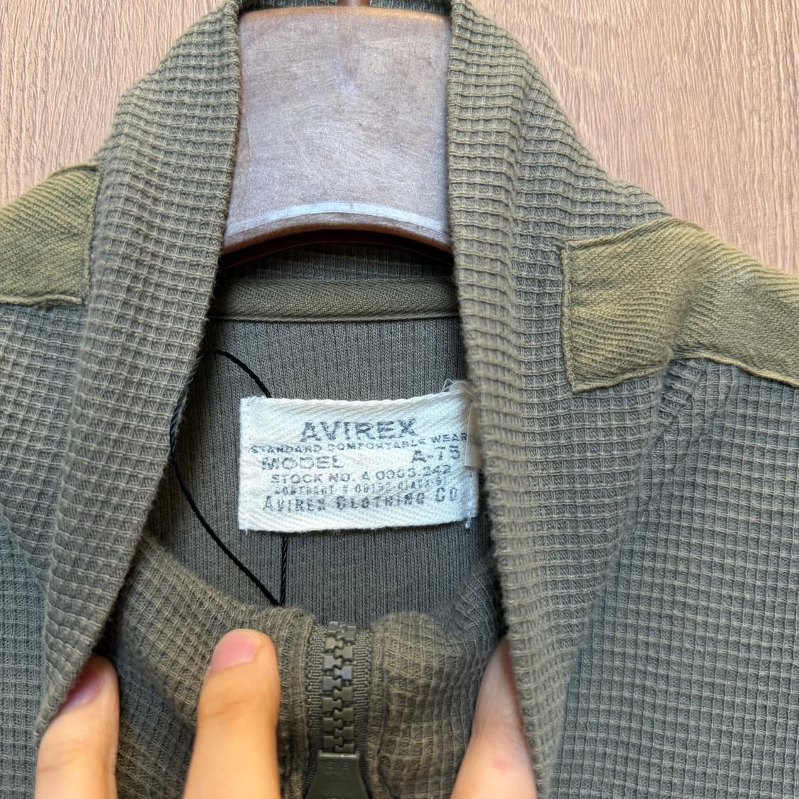 아비렉스 하이넥 와플 집업 자켓 밀리터리 패치 디테일 슬림핏 카키 상품이미지5