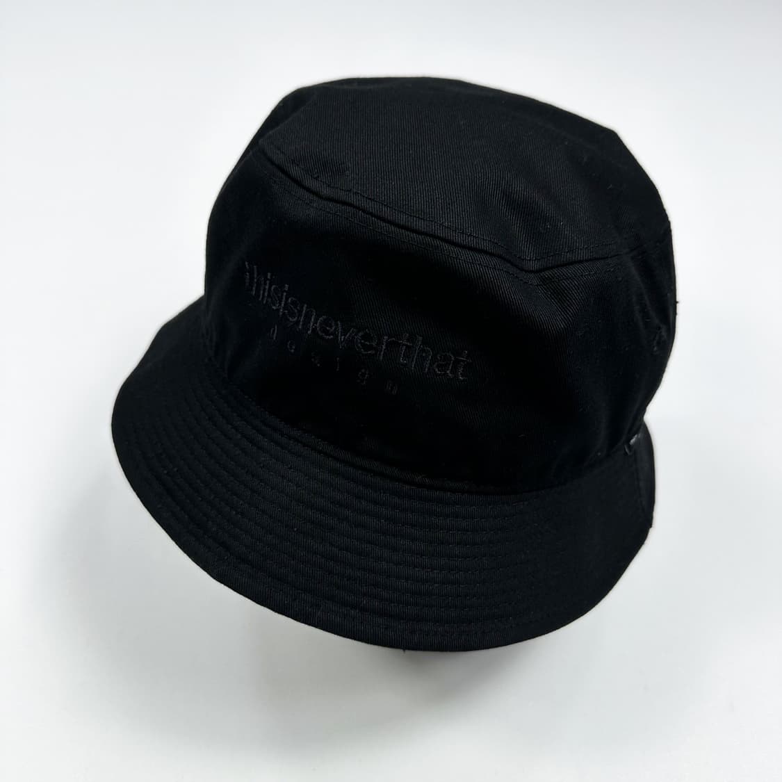 디스이즈네버댓 디네댓 스펠아웃 버킷햇 블랙 상품이미지1