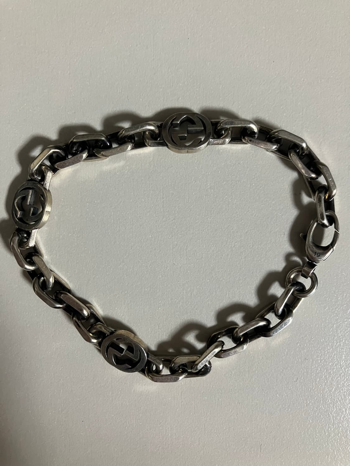 구찌 인터로킹 G 브레이슬릿 실버 19cm 상품이미지1