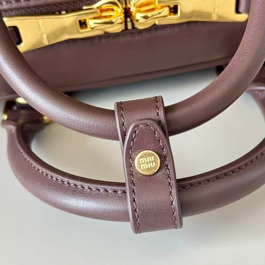 미우 미우 아르카디 레더 미니백 상품이미지6