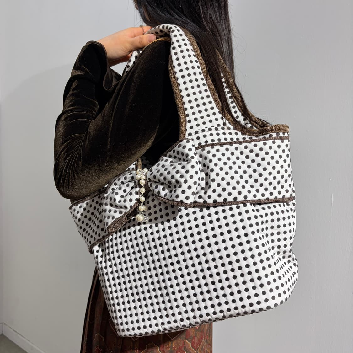 GALLERY VISCONTI 브라운 도트 리본 오네갸루 가방 토트백 상품이미지2