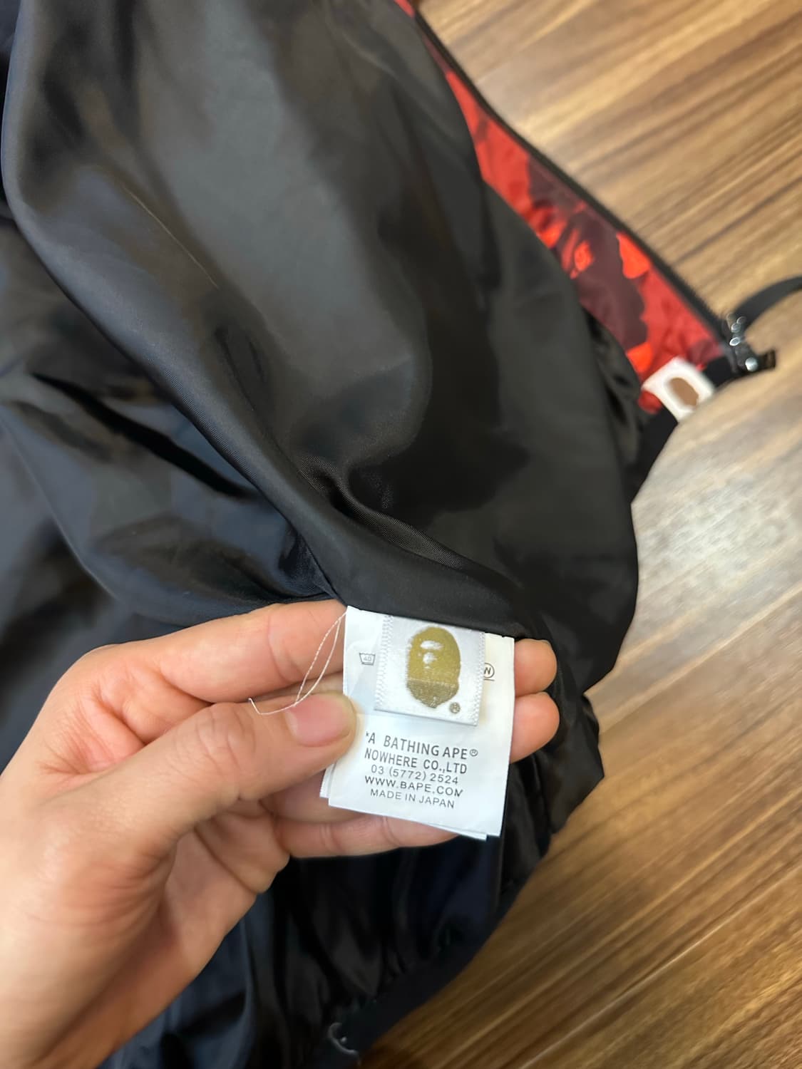 BAPE 레드 카모 샤크 패딩 XXL 상품이미지7