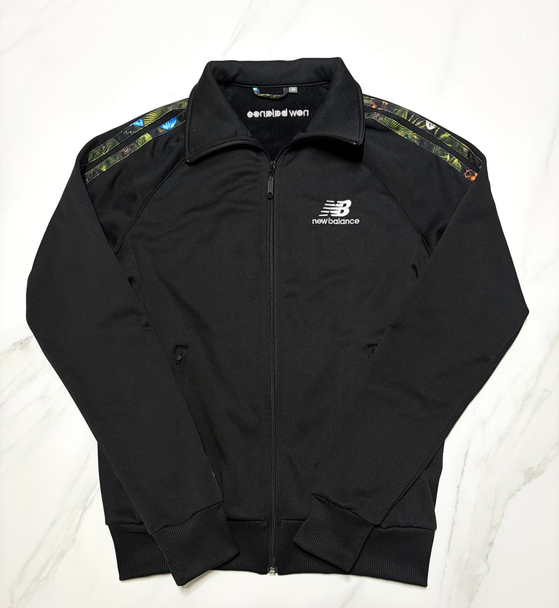 뉴발란스 정글 에디션 블랙 져지 상품이미지1