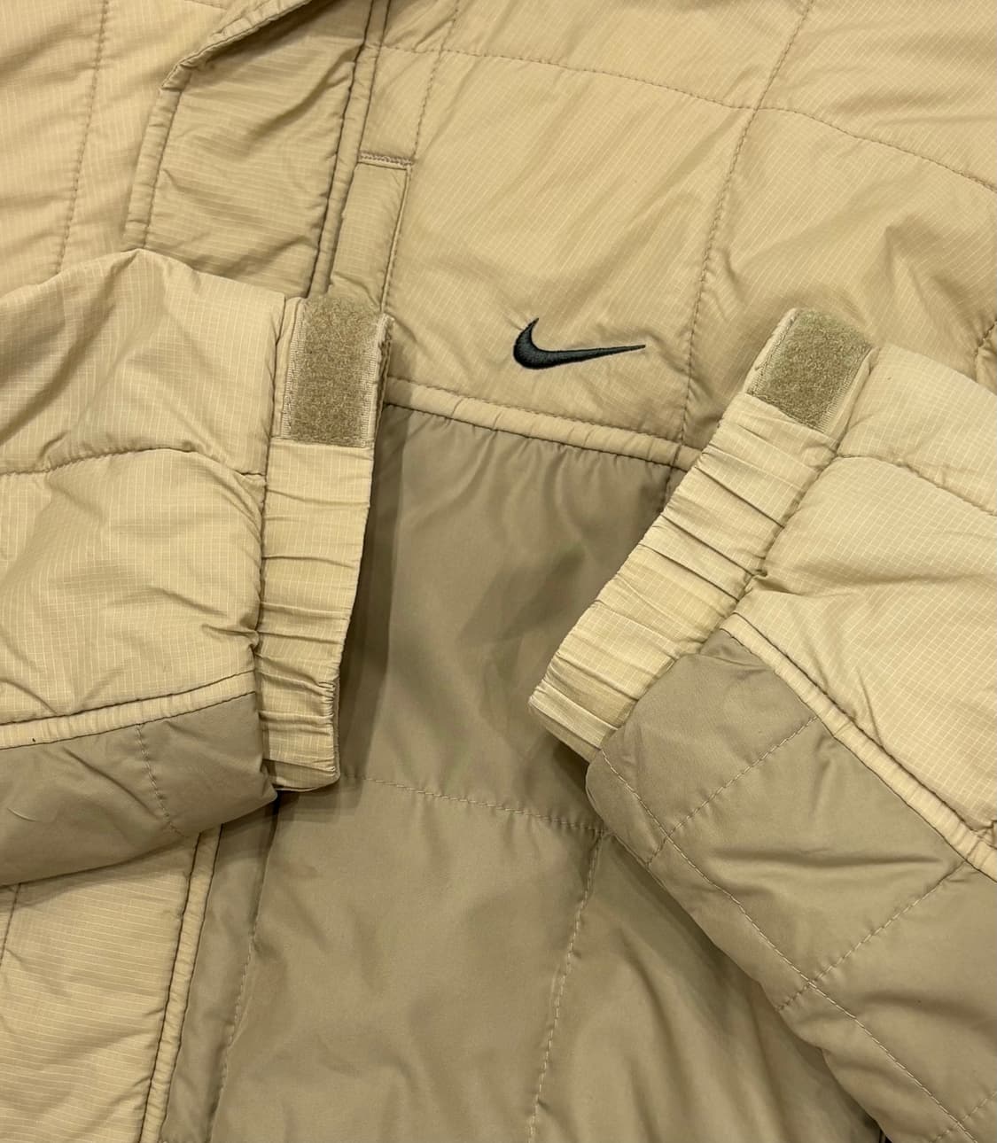 Nike 나이키 베이지 퀄팅 점퍼 상품이미지3