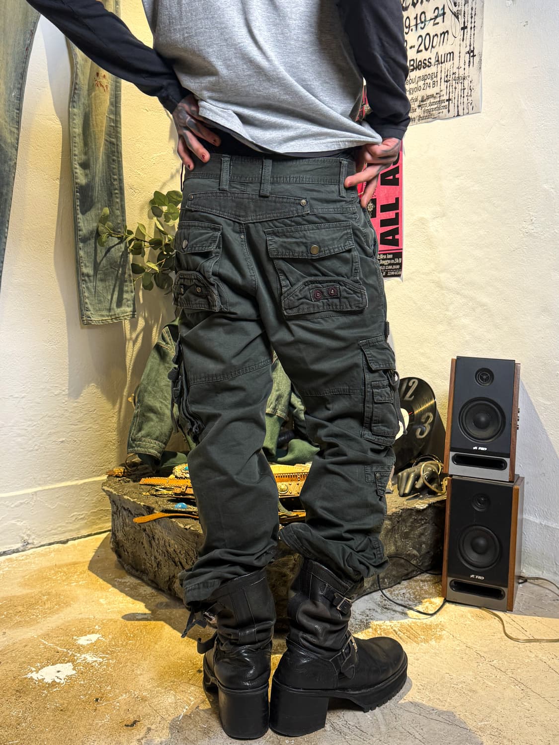 K.U.I – Multi Pocket Cargo Pants 상품이미지4