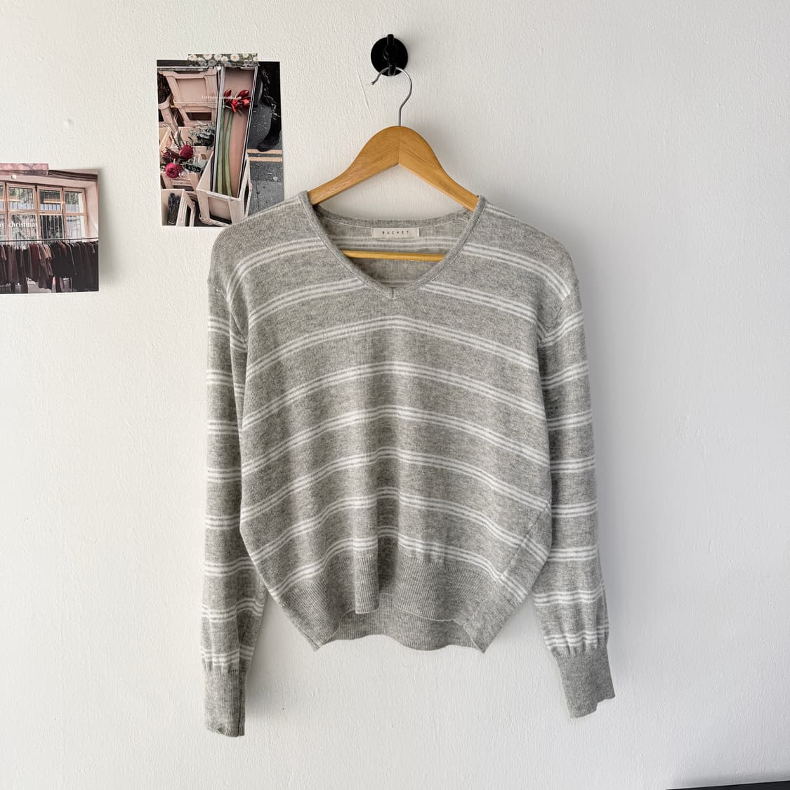 Lepvonj 레프본 스트라이프 브이넥 여름니트 그레이 상품이미지1