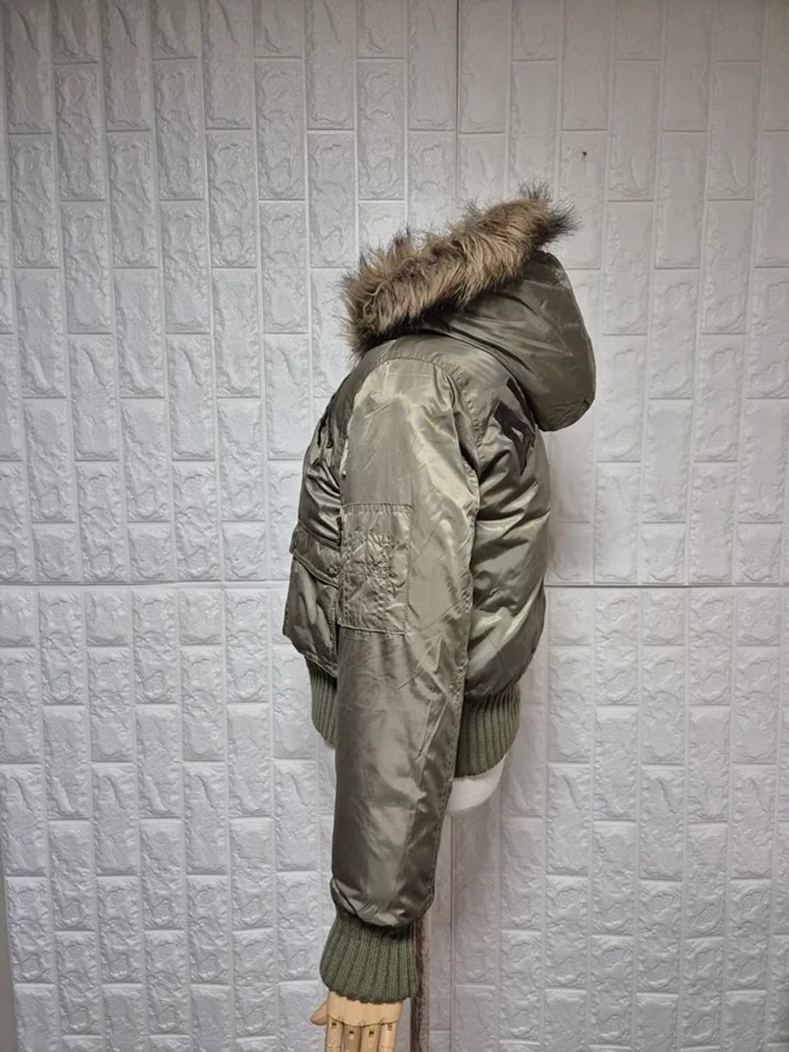 아비렉스 ma1 봄버 자켓 n2b 퍼 후드 항공점퍼 카키색 상품이미지2