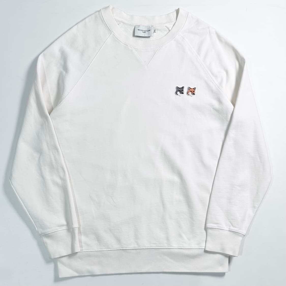메종키츠네 화이트 폭스헤드 맨투맨  상품이미지1