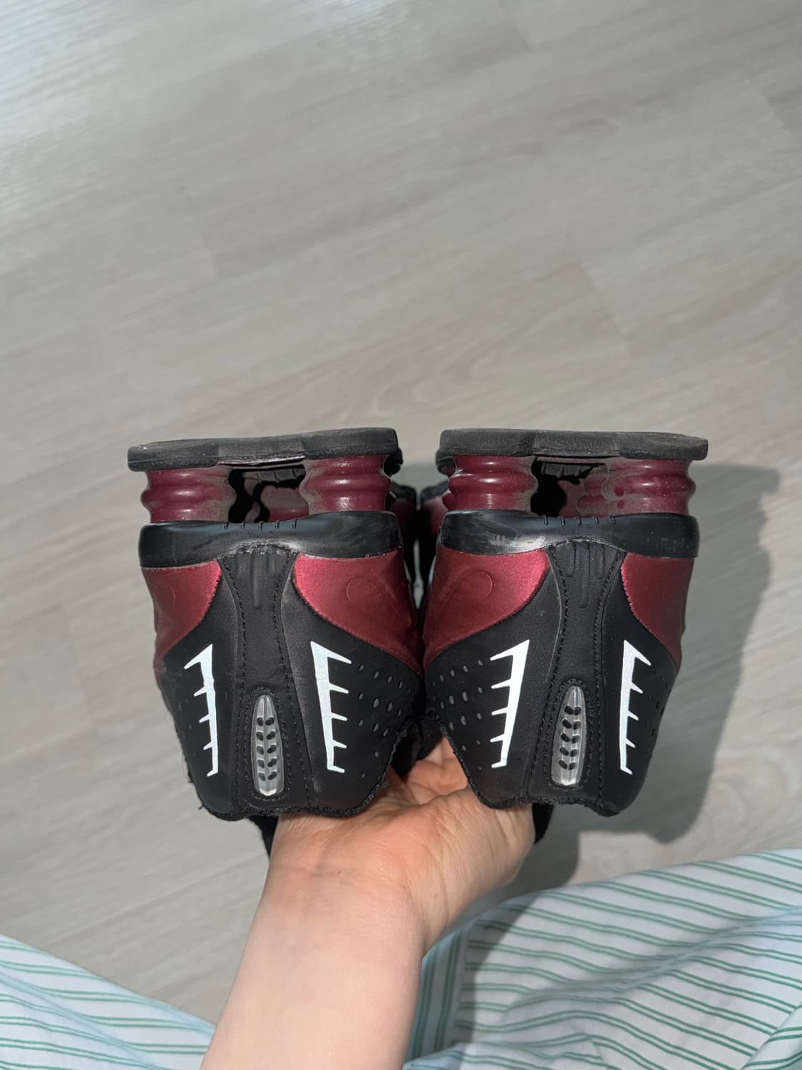 나이키 샥스 R4 블랙/레드 255mm 상품이미지8