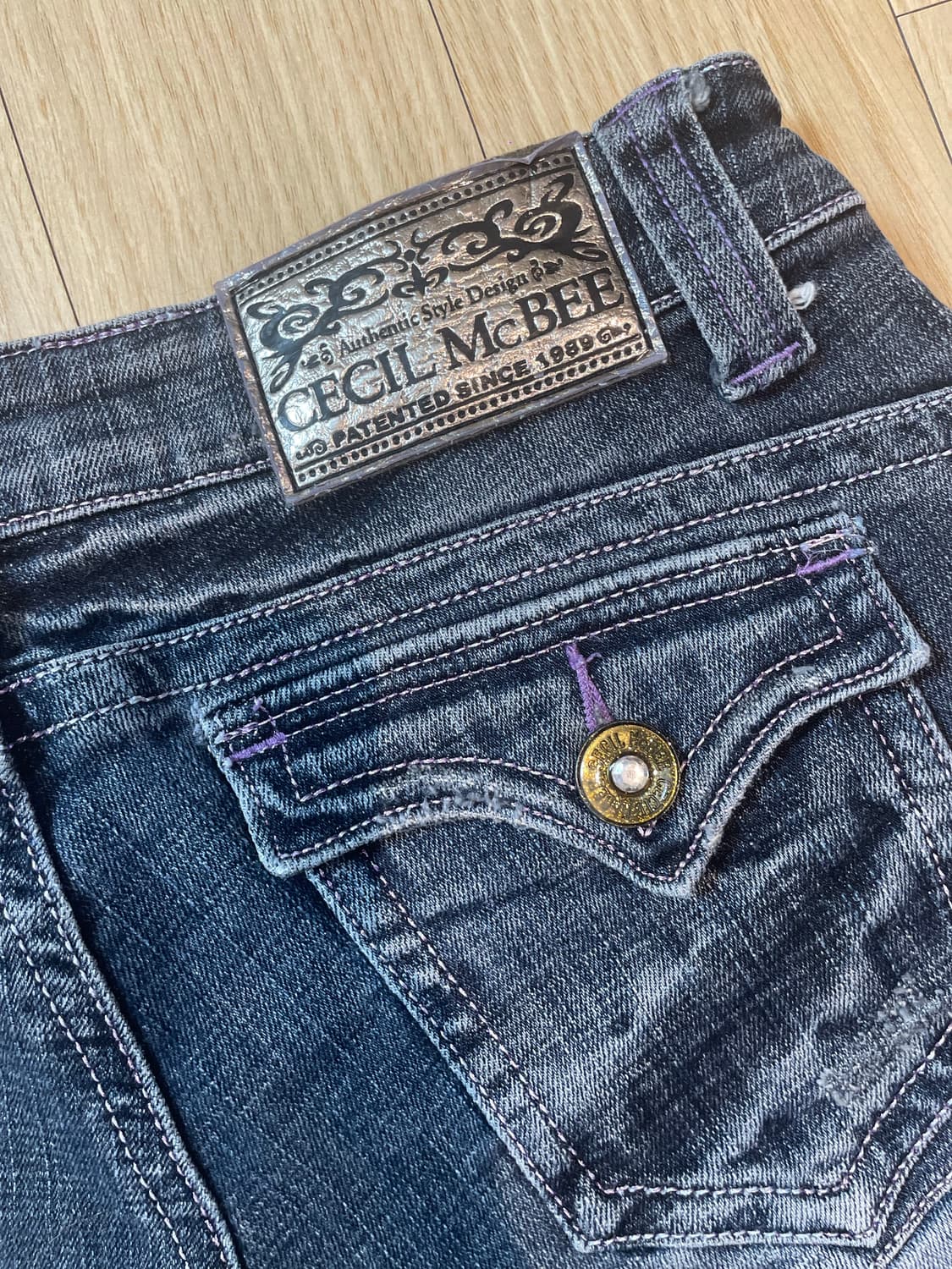 Cecil McBee 세실맥비 퍼플&실버 데님 핫팬츠 상품이미지1