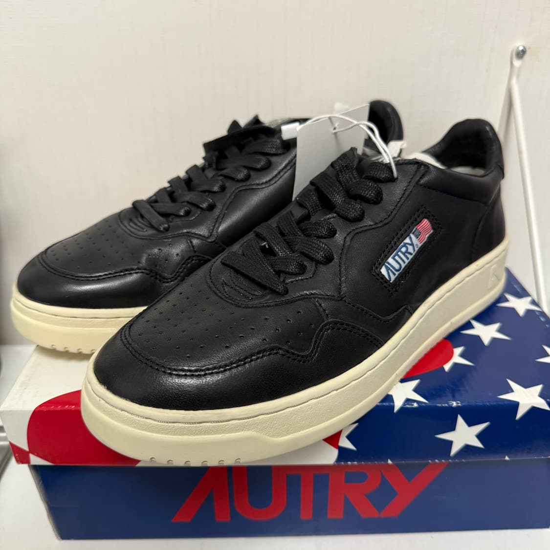 [~12/20까지 할인] 오트리 메달리스트 고트스킨 블랙 상품이미지1