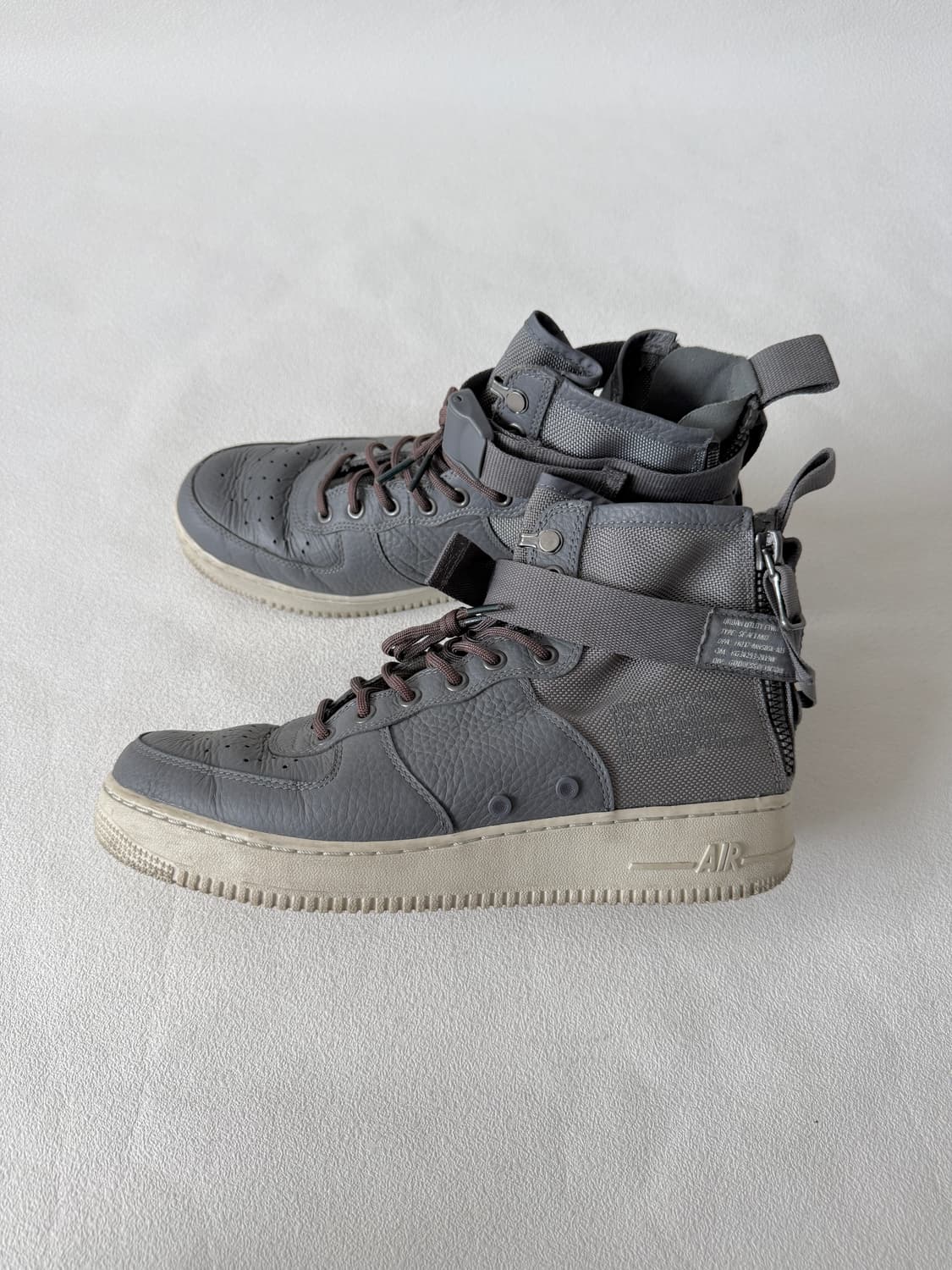 [280]나이키(NIKE) SF AF1 미드 다크그레이 포스하이 상품이미지1