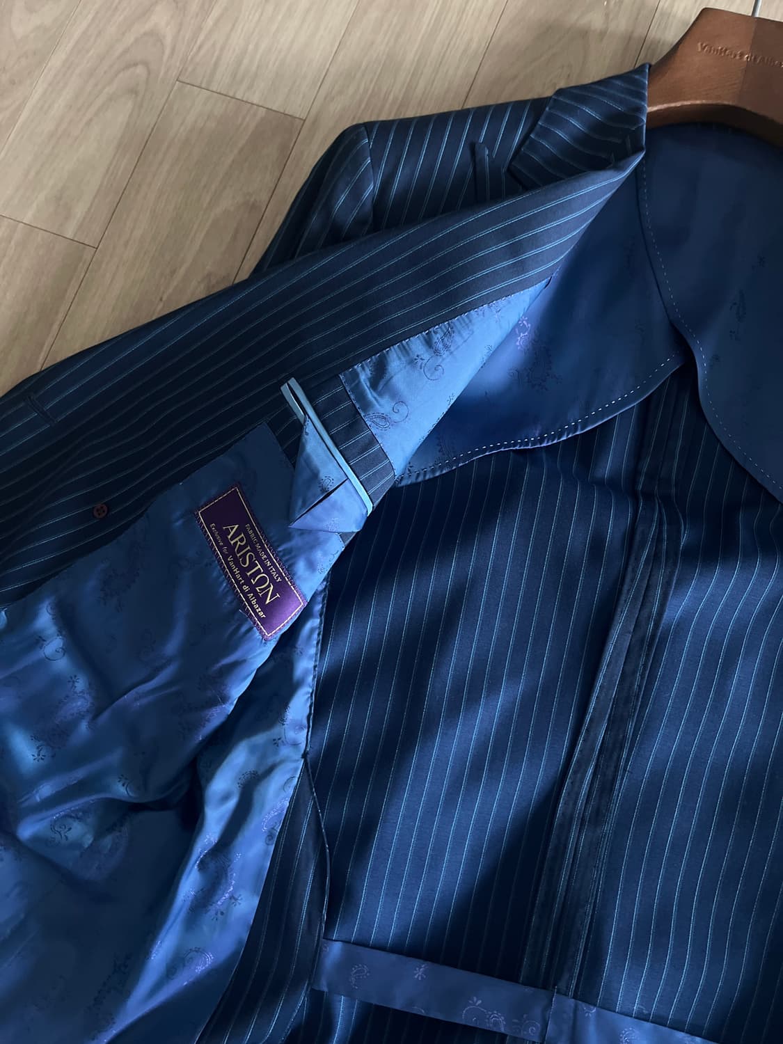 네이비 스트라이프 더블버튼 정장 셋업 (반하트) 상품이미지5