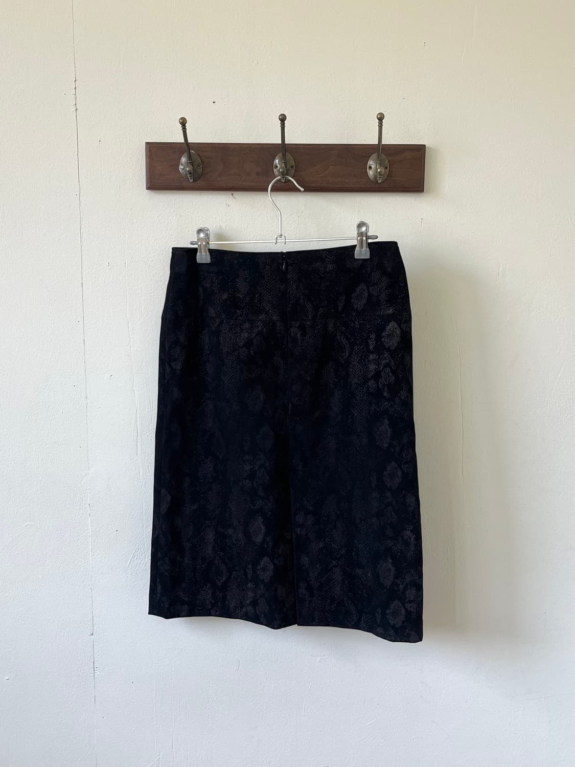 VIVAYOU 블랙 트임 미디스커트 상품이미지3