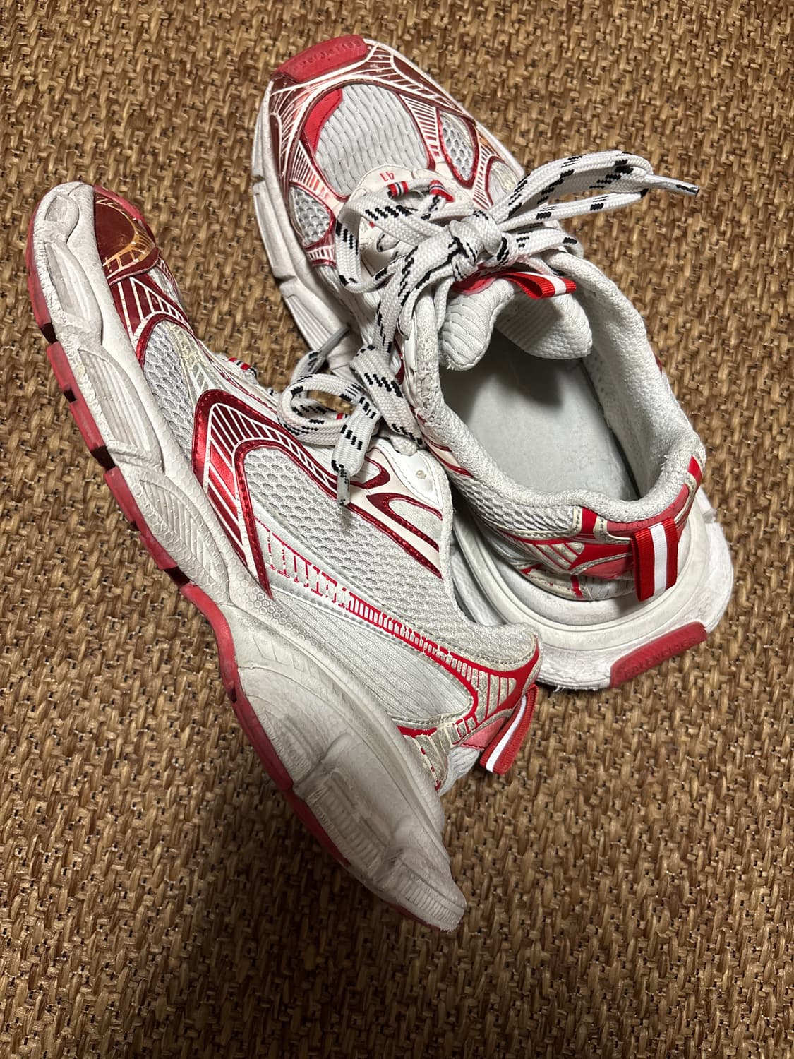 발렌시아가 3XL 러너 스니커즈 화이트/레드 41 상품이미지3