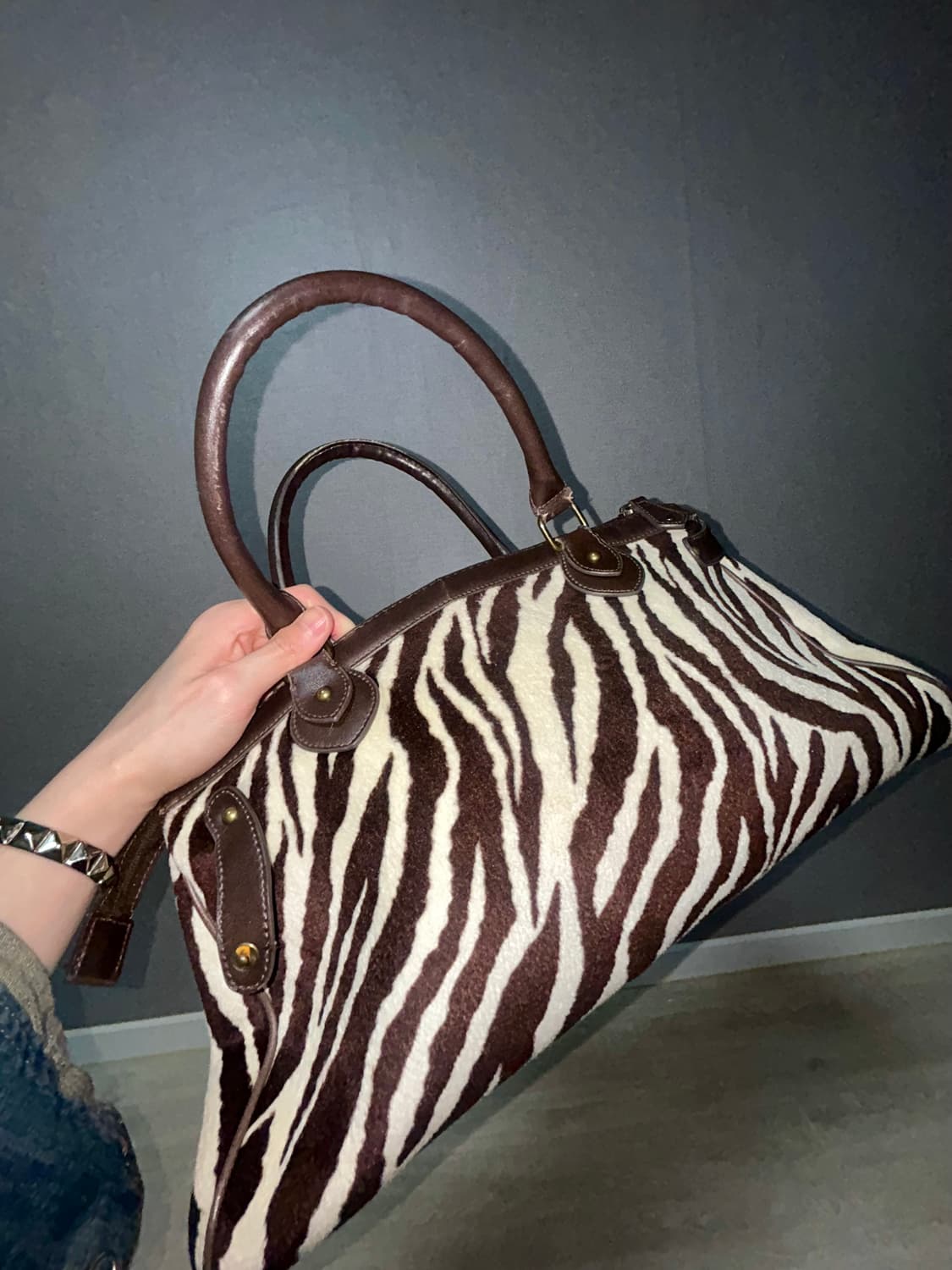 빈티지 갸루 Y2K 지브라 브라운 라떼 벨벳 숄더백  상품이미지4