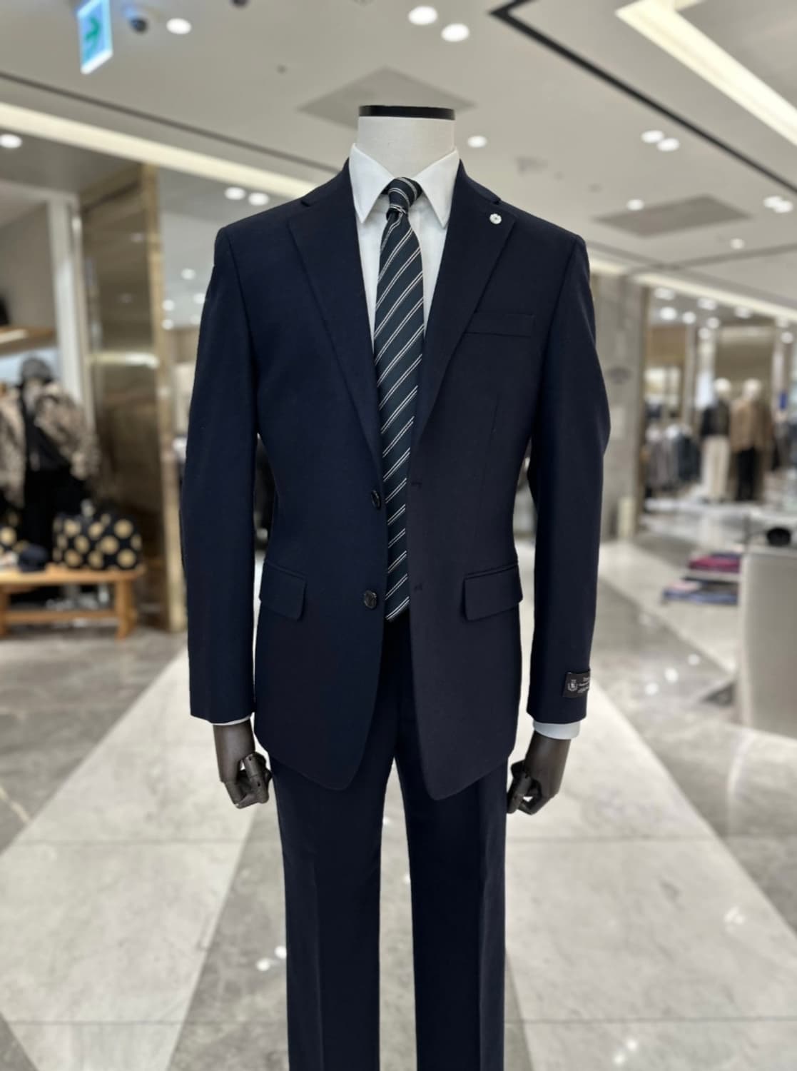 [새상품] 지이크 이태리원단 네이비 정장세트 103/86 상품이미지7