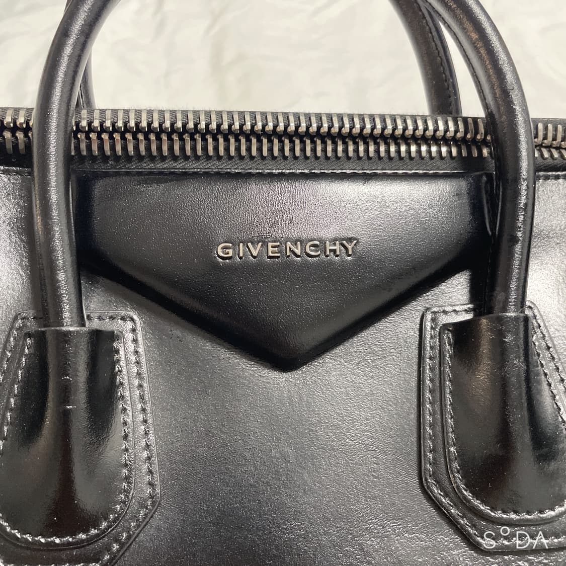 지방시 안티고나 블랙 토트백 상품이미지2