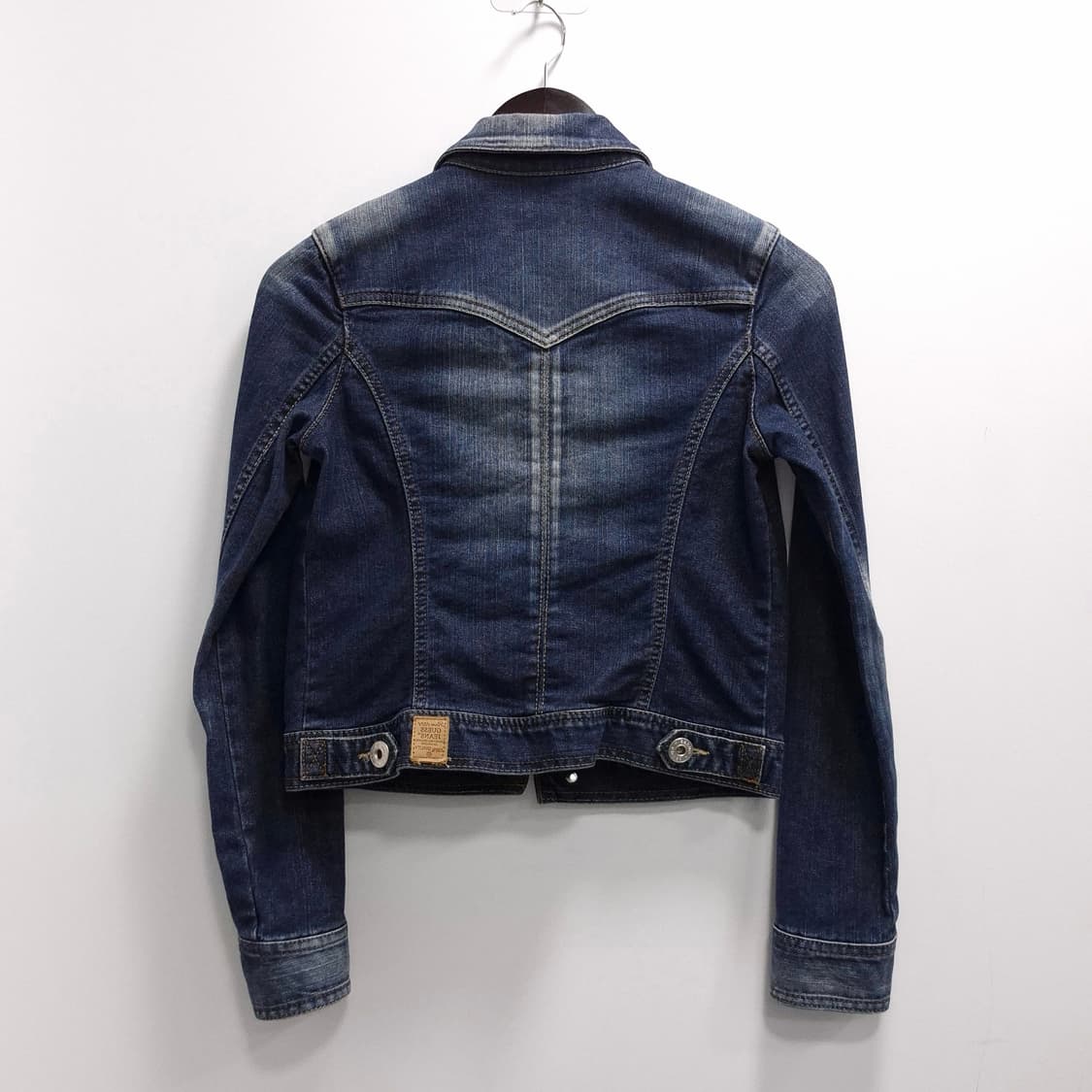 게스 Y2K 워싱 데님 트러커 자켓 S 상품이미지2