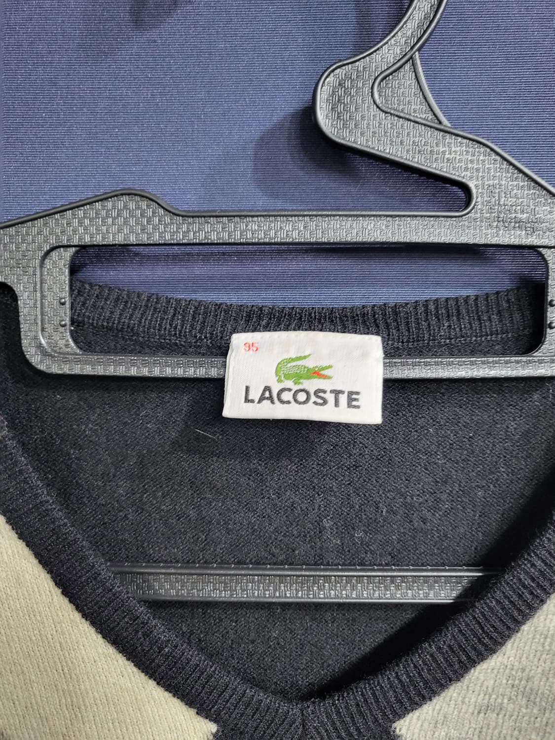 라코스테 아가일 패턴 브이넥 니트 상품이미지4