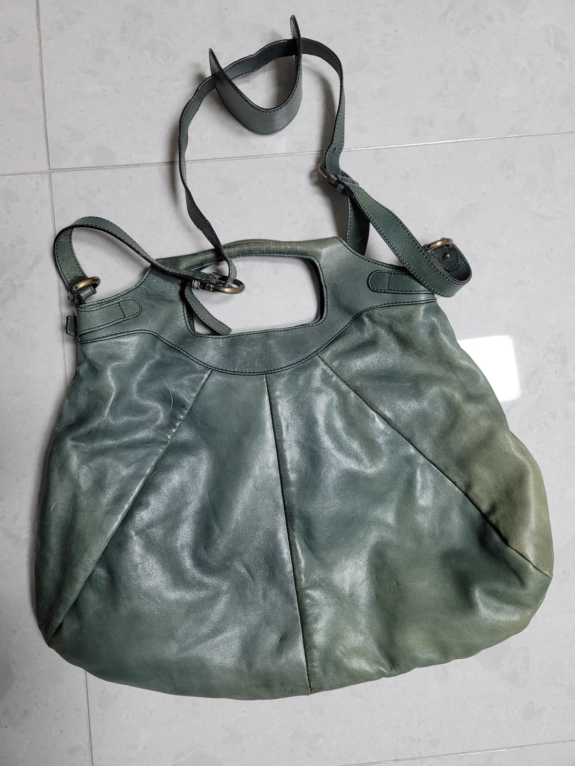 페라가모 가죽 호보백 상품이미지2