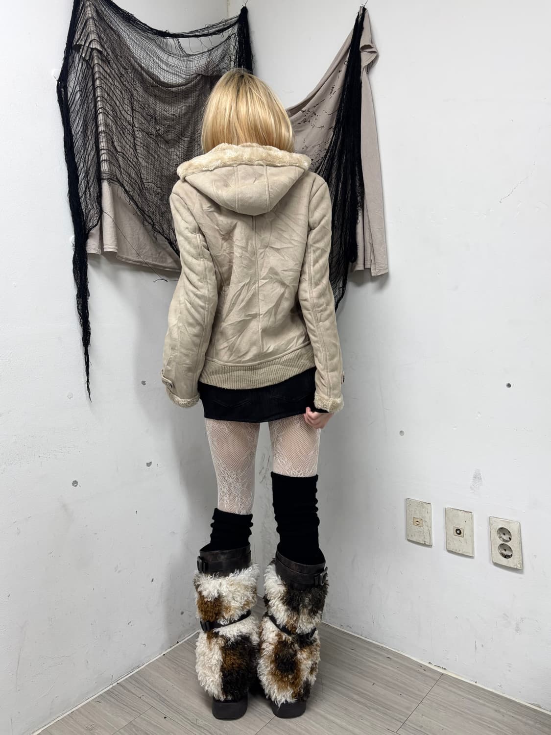 [Louis Charlon]00’s Desgin Hoodie Beige  상품이미지3