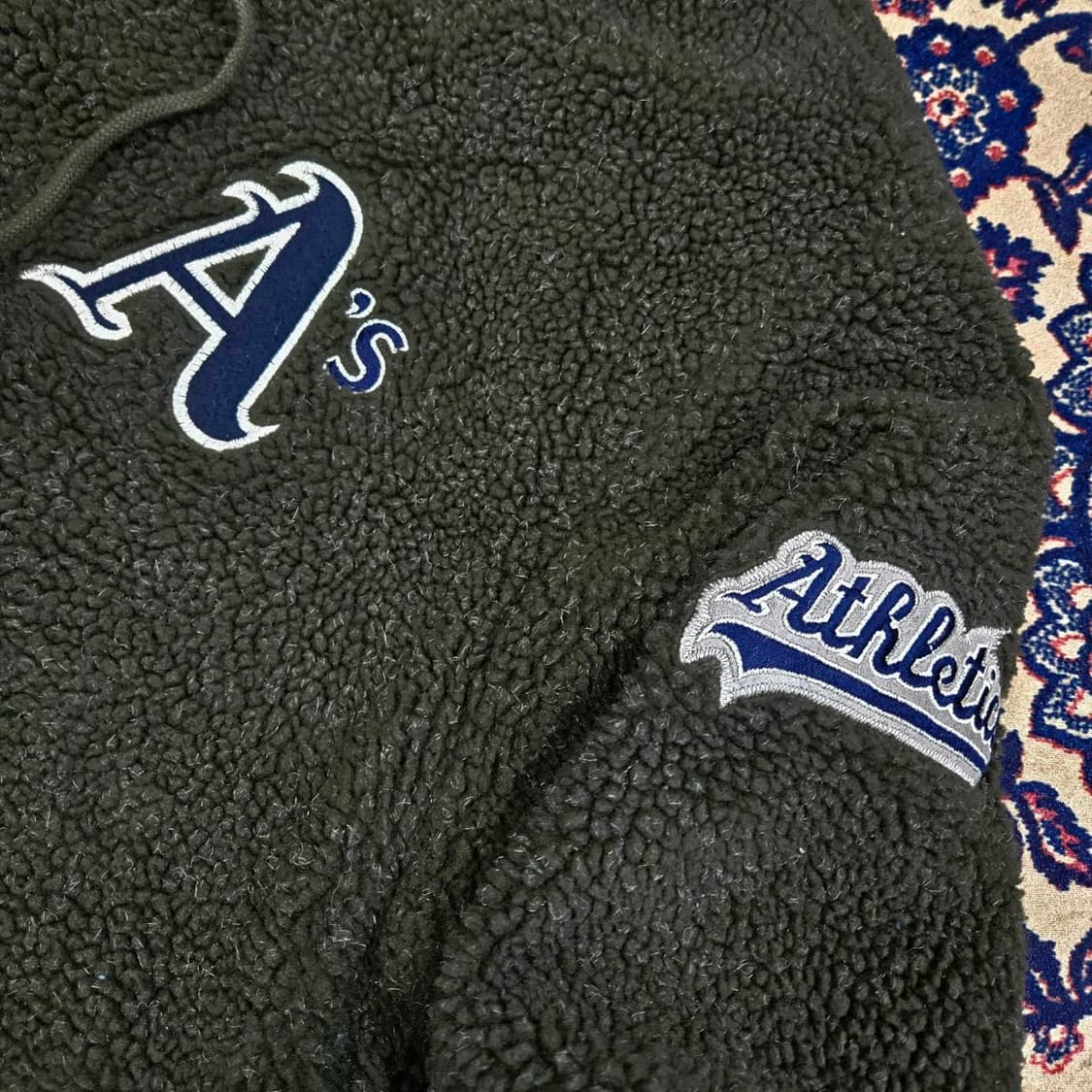 엠엘비(MLB) 에틀란타 마제스틱 패치드 후드 플리스 자켓 상품이미지3