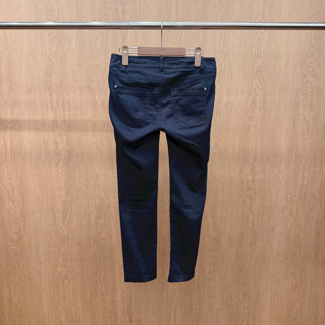 비비안 웨스트우드 자수 로고 디테일 스키니 팬츠 스트레치 블랙 상품이미지3