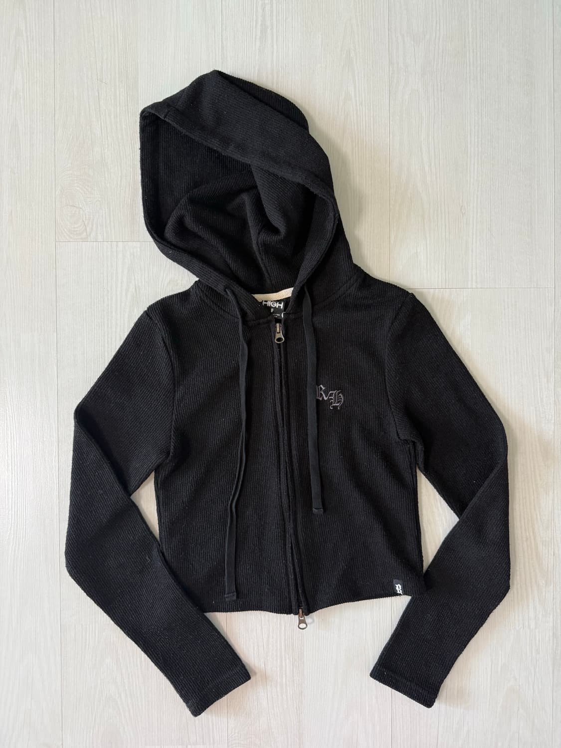 러닝하이 크롭 블랙 후드티 상품이미지1