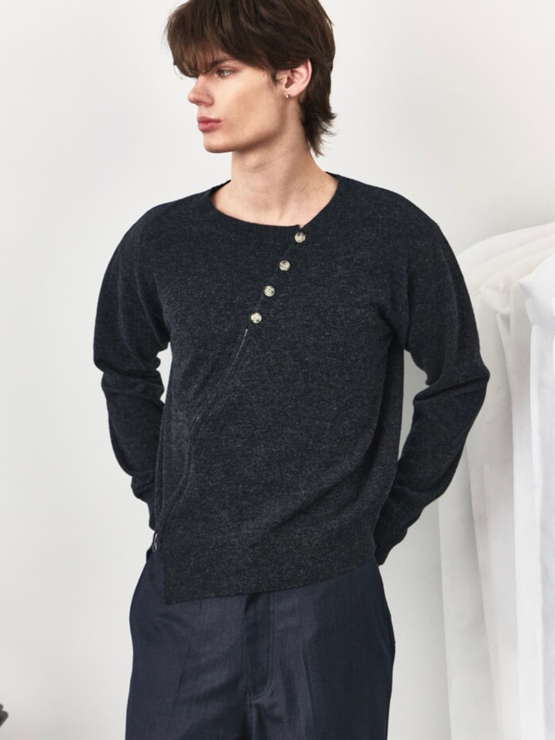 (새상품)웨이비니스 사선 집업 니트 차콜 1 사이즈 상품이미지1