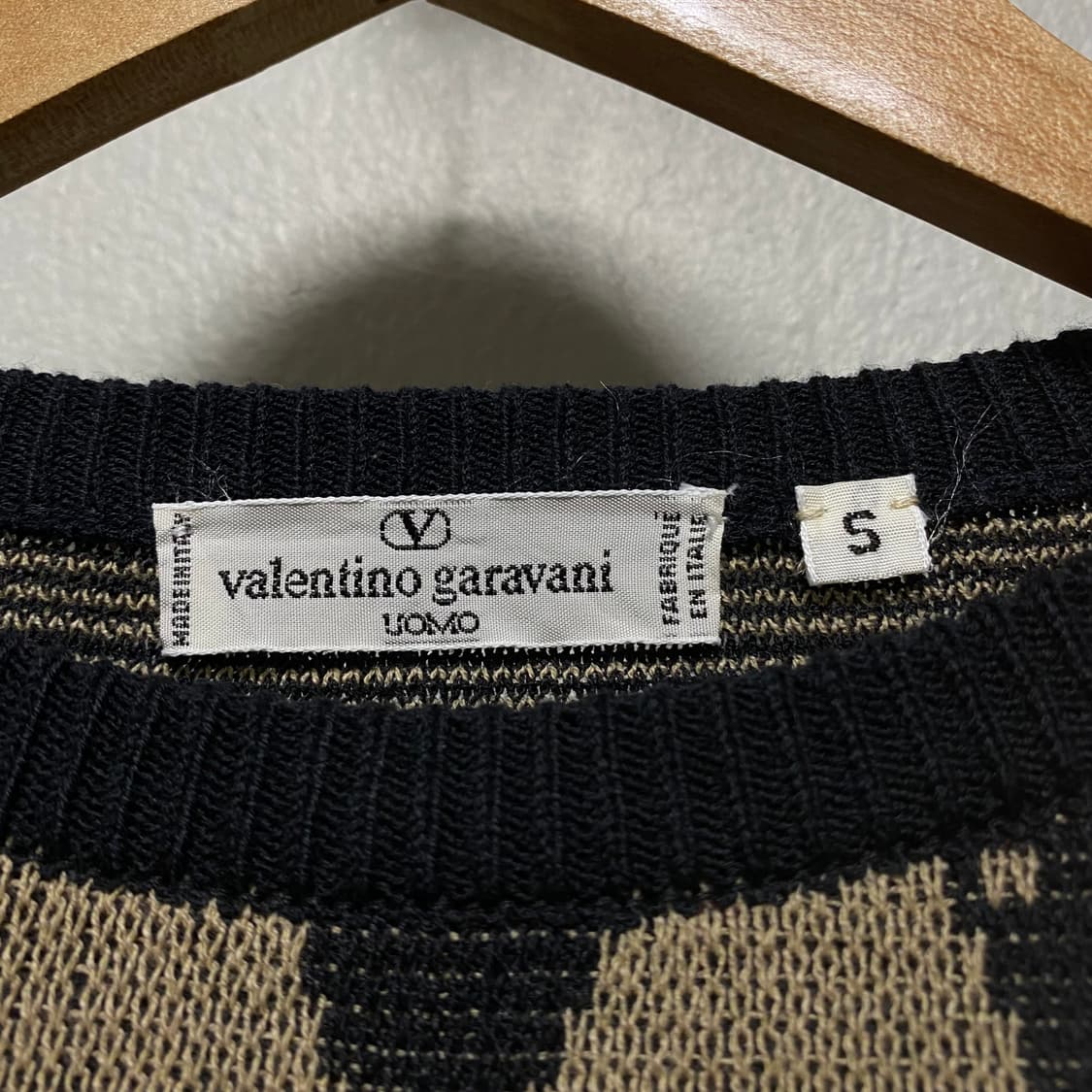 발렌티노 레더로고 유니크 디자인 니트 상품이미지6