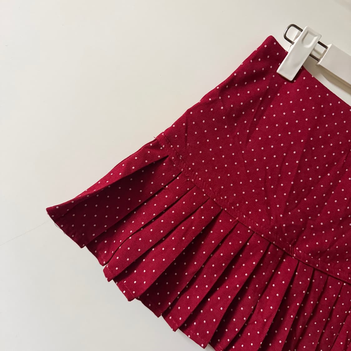 새상품 여자 도트 플리츠 미니스커트 (와인) M 상품이미지2