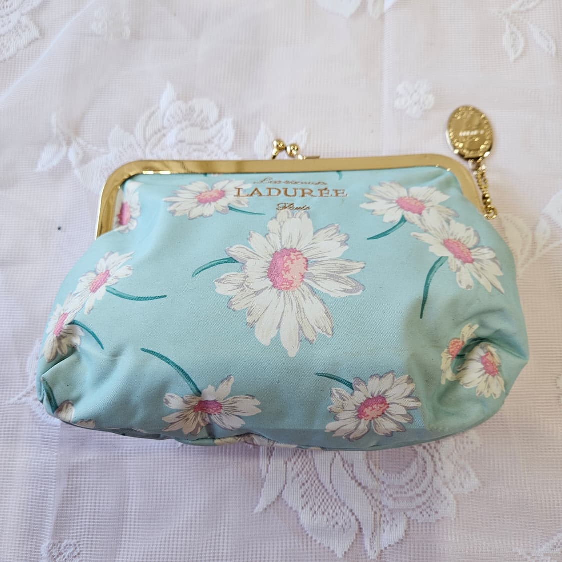 라뒤레 데이지 플라워 파우치 상품이미지2
