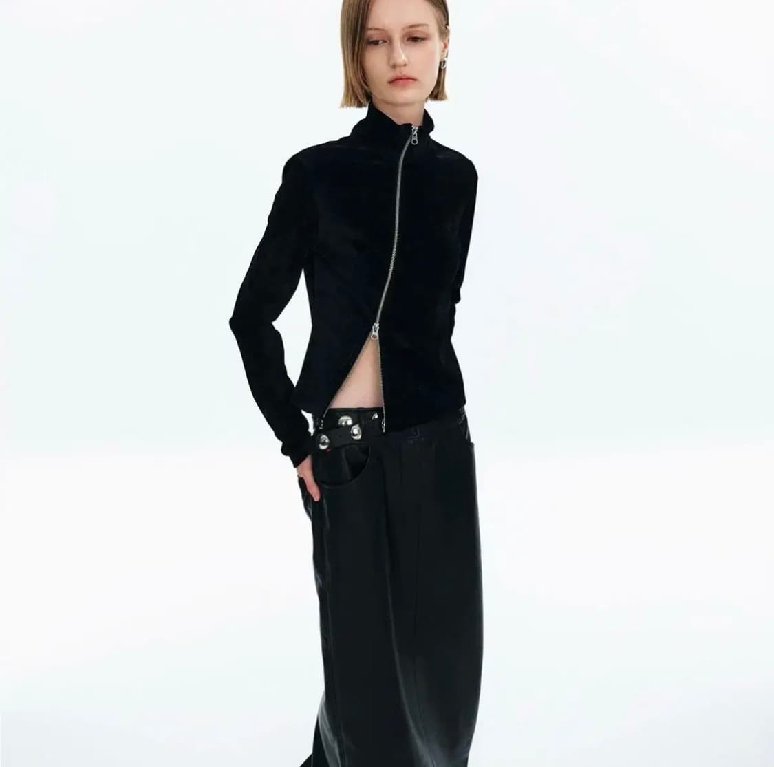 YUNSE Velvet Oblique Zip-Up 벨벳 오블리크 집업 상품이미지4