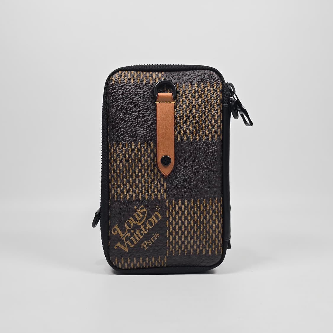 루이비통 x 니고 거북이 더블폰 파우치 미니크로스백 상품이미지3