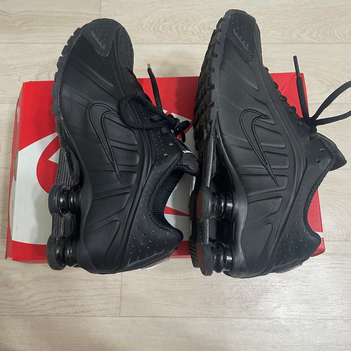 나이키 샥스 R4 블랙 240 상품이미지4