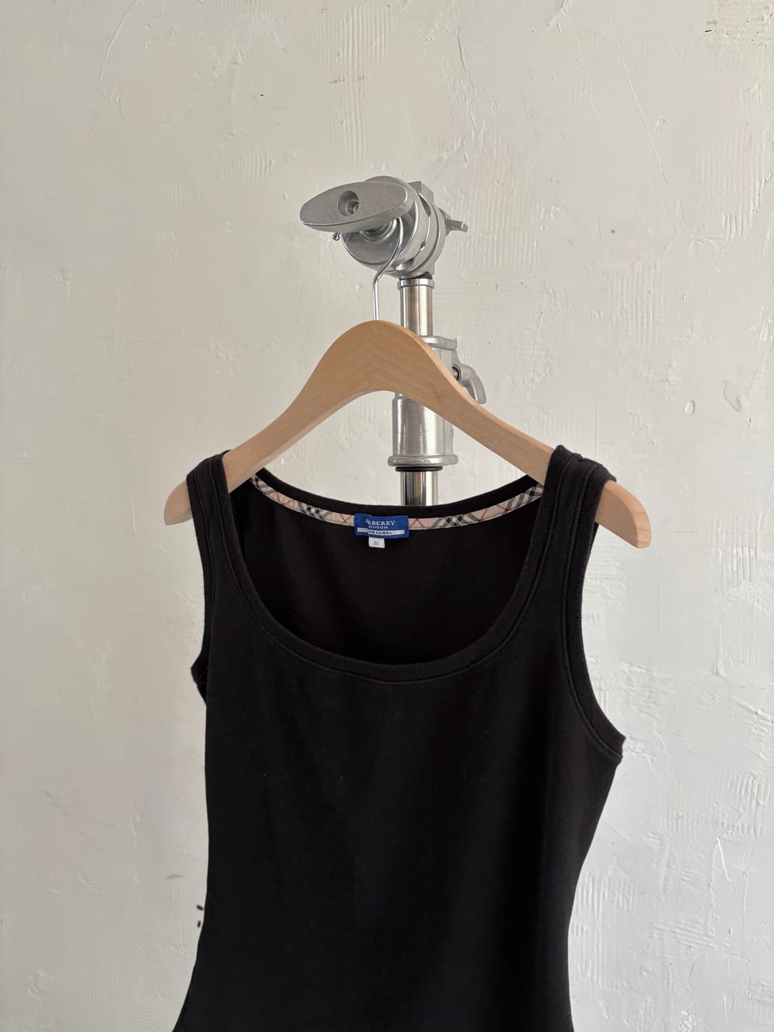 Burberry 버버리 블루라벨 블랙 로고 슬리브리스 상품이미지2