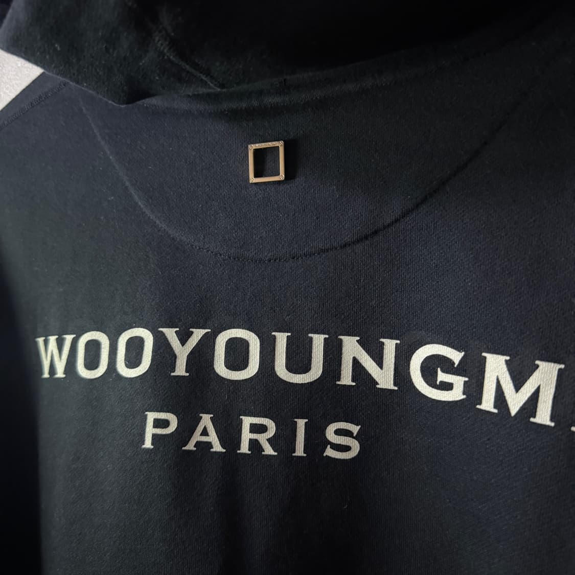 우영미 백로고 오버핏 후드 티셔츠 48 (남성 105정도) 상품이미지4