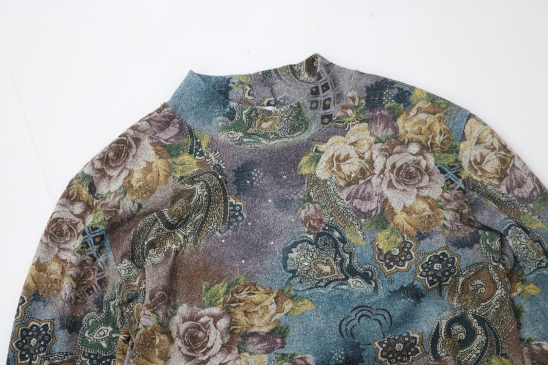 아데소(adesso) 빈티지 플라워 페이즐리 하프넥 니트 탑 (L) 상품이미지3