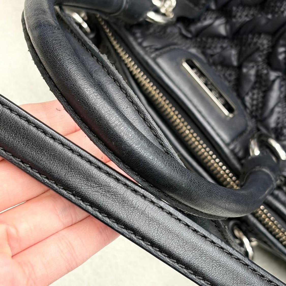 COACH 매디슨 퀼티드 쉐브론 린시 토트백 상품이미지3